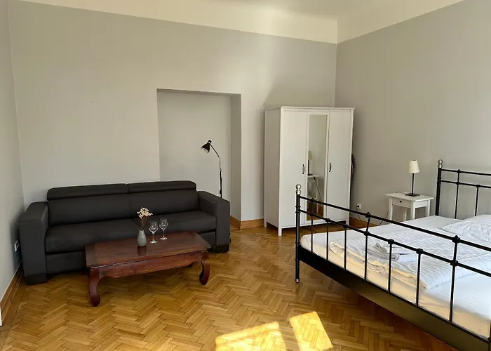 Historic Centre Apartments IV